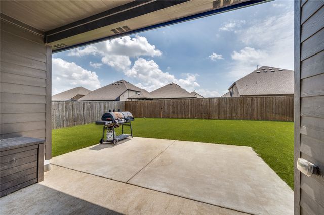 1508 Pleasant Knoll Trail, Aubrey, TX 76227