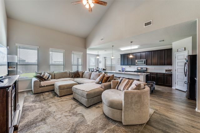 1508 Pleasant Knoll Trail, Aubrey, TX 76227