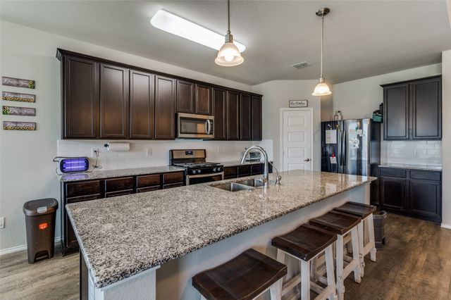 1508 Pleasant Knoll Trail, Aubrey, TX 76227