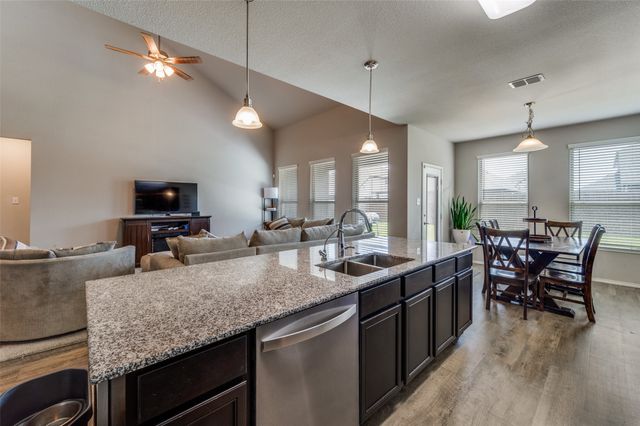 1508 Pleasant Knoll Trail, Aubrey, TX 76227