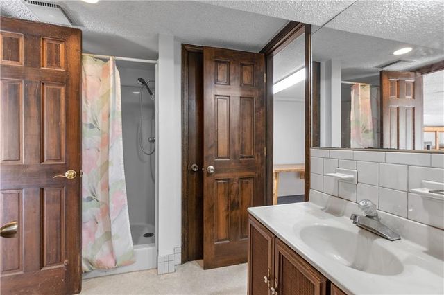 4919 Bluejacket Street, Shawnee, KS 66203