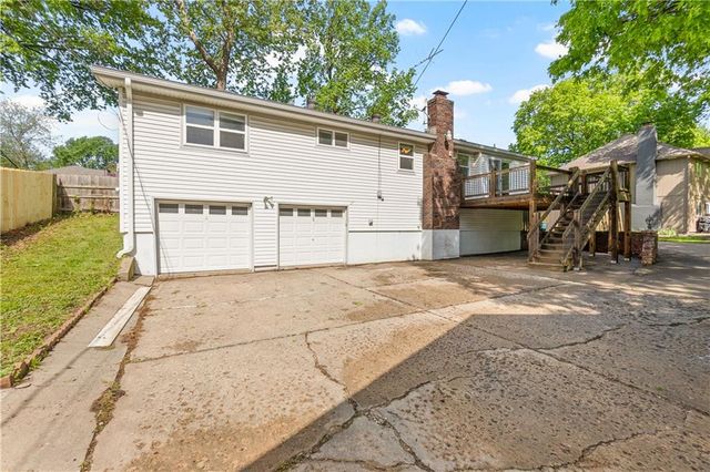 4919 Bluejacket Street, Shawnee, KS 66203