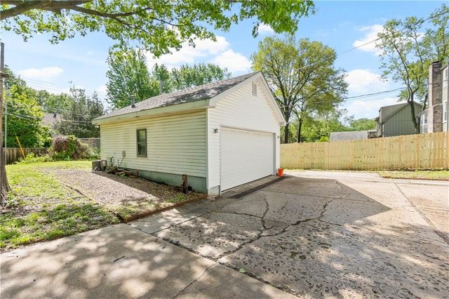 4919 Bluejacket Street, Shawnee, KS 66203
