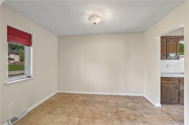 4919 Bluejacket Street, Shawnee, KS 66203