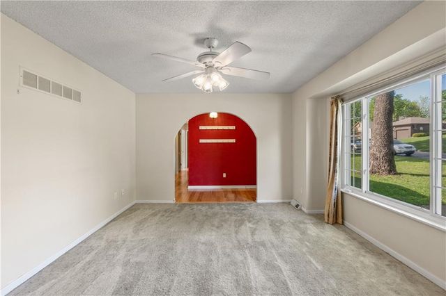 4919 Bluejacket Street, Shawnee, KS 66203