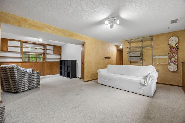 5900 Saint Johns Avenue, Edina, MN 55424