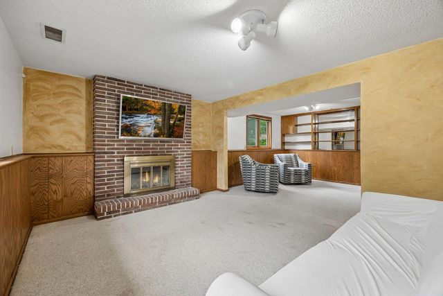 5900 Saint Johns Avenue, Edina, MN 55424