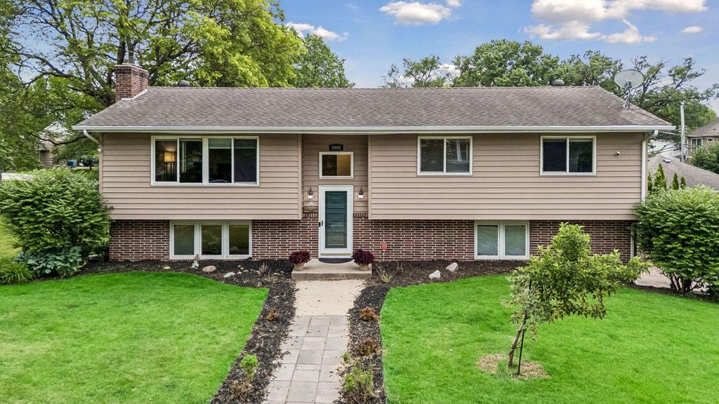 5900 Saint Johns Avenue, Edina, MN 55424 — photo 2