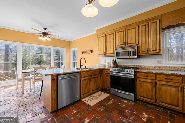 205 Wyngate Circle, Fayetteville, GA 30215