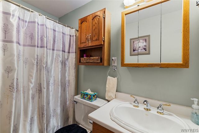 223 Kirkwood Drive, West Seneca, NY 14224