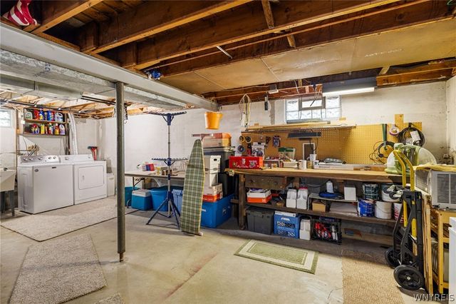 223 Kirkwood Drive, West Seneca, NY 14224