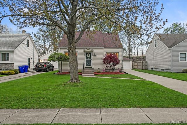 223 Kirkwood Drive, West Seneca, NY 14224