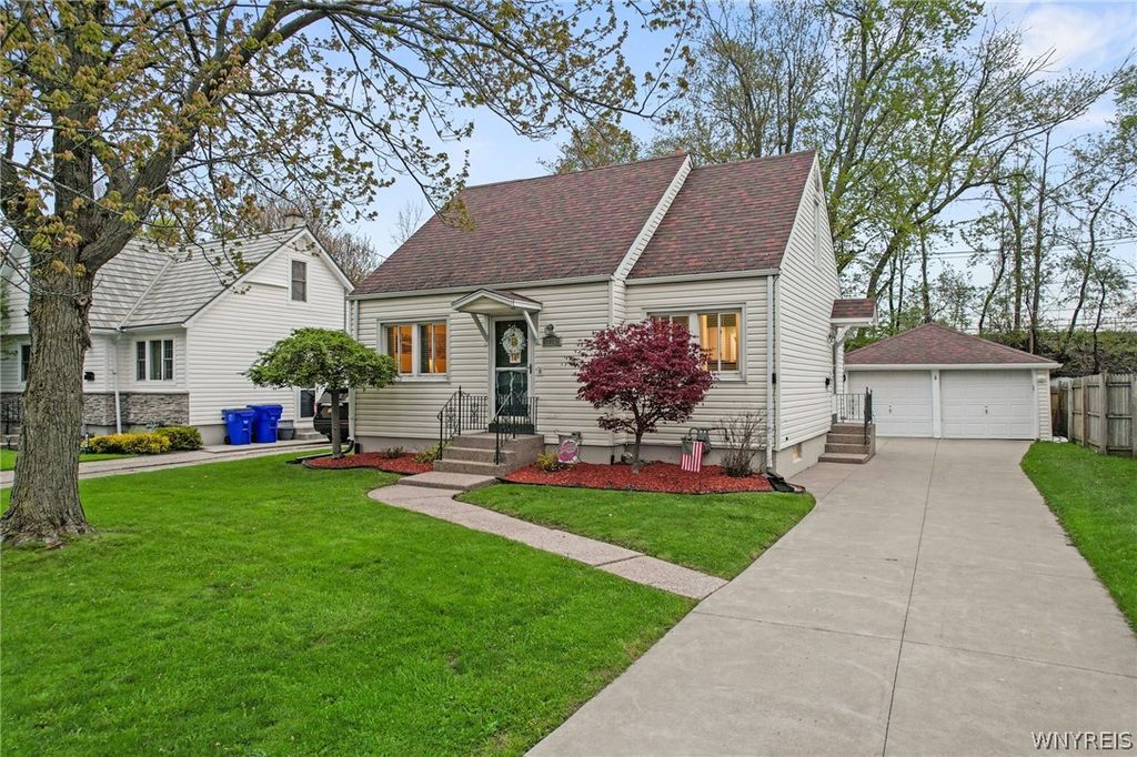 223 Kirkwood Drive, West Seneca, NY 14224