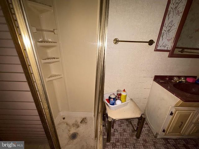 1315 W SOMERSET ST, Philadelphia, PA 19132