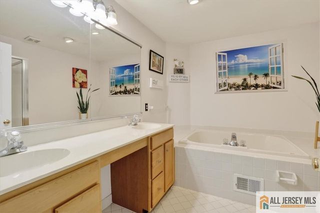 11 Quarry Court, East Windsor, NJ 08520