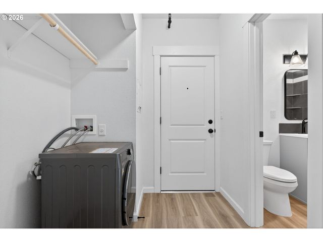 708 N KILLINGSWORTH St 2, Portland, OR 97217