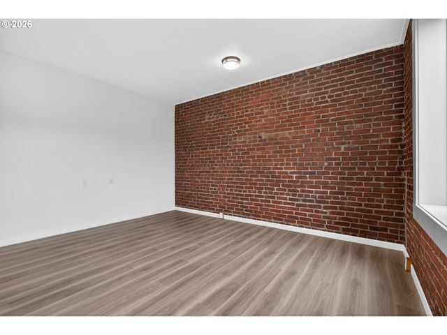 708 N KILLINGSWORTH St 2, Portland, OR 97217