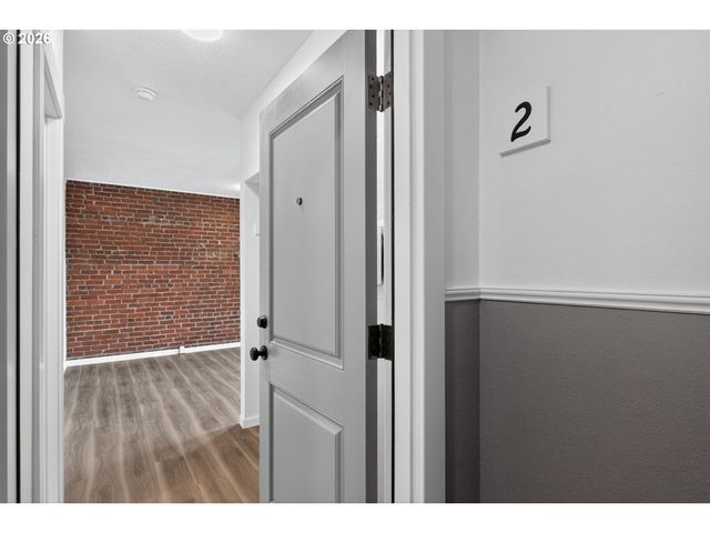 708 N KILLINGSWORTH St 2, Portland, OR 97217