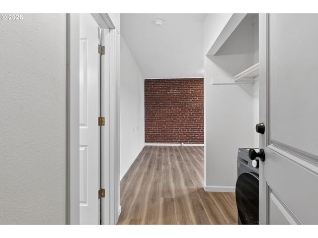 708 N KILLINGSWORTH St 2, Portland, OR 97217