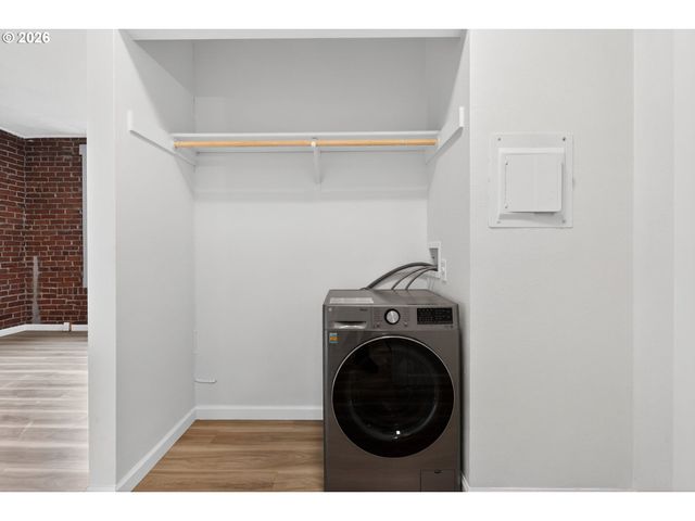 708 N KILLINGSWORTH St 2, Portland, OR 97217