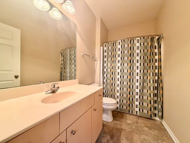 1760 SE L.a. Grant Parkway 44, Waukee, IA 50263
