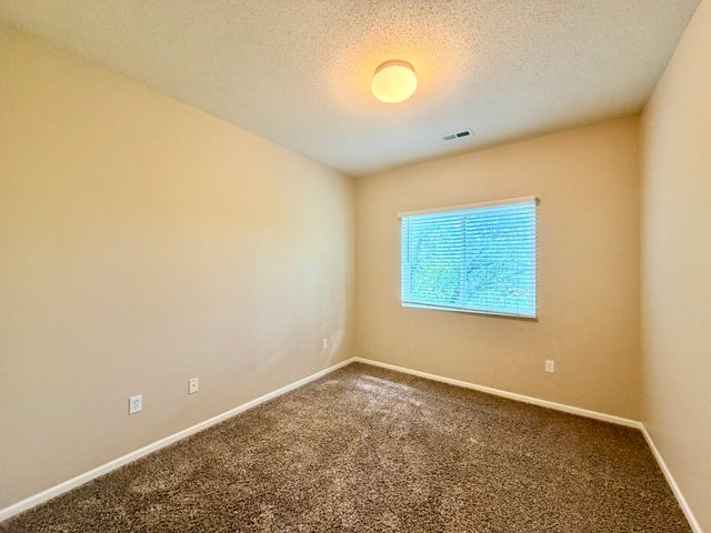 1760 SE L.a. Grant Parkway 44, Waukee, IA 50263