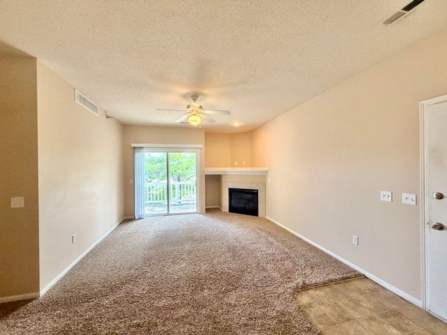 1760 SE L.a. Grant Parkway 44, Waukee, IA 50263