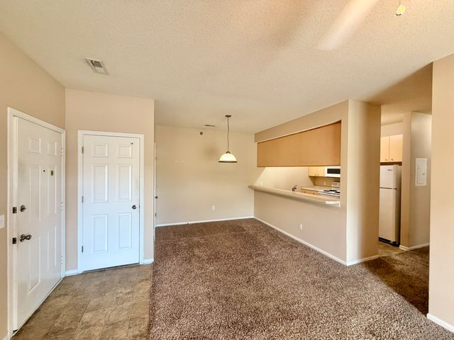 1760 SE L.a. Grant Parkway 44, Waukee, IA 50263