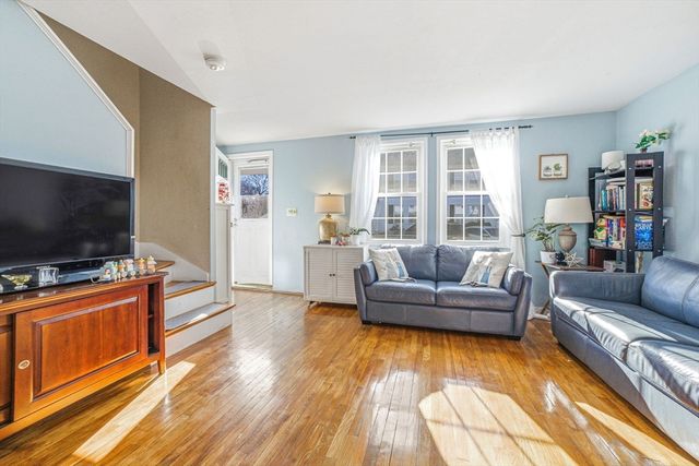 19 Keyes St, Quincy, MA 02169