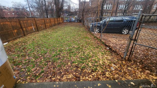 67 Academy St 3, Poughkeepsie, NY 12601