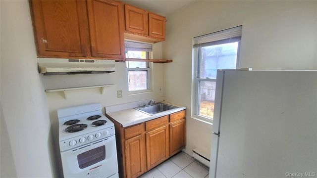 67 Academy St 3, Poughkeepsie, NY 12601