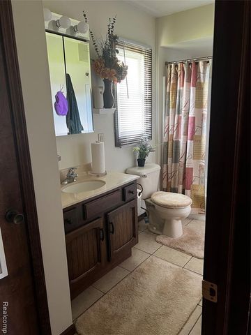 3015 3 Mile Road, Grand Rapids, MI 49525