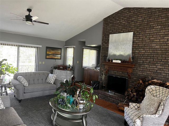 3015 3 Mile Road, Grand Rapids, MI 49525
