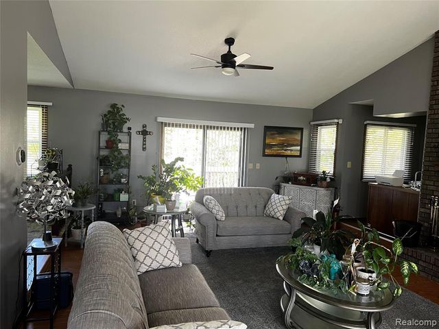 3015 3 Mile Road, Grand Rapids, MI 49525