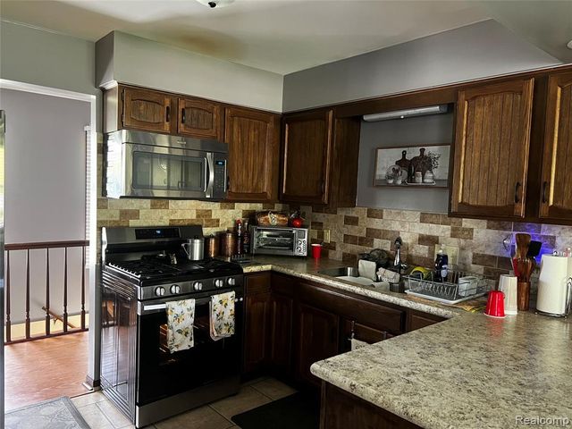 3015 3 Mile Road, Grand Rapids, MI 49525