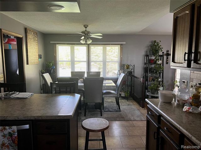 3015 3 Mile Road, Grand Rapids, MI 49525