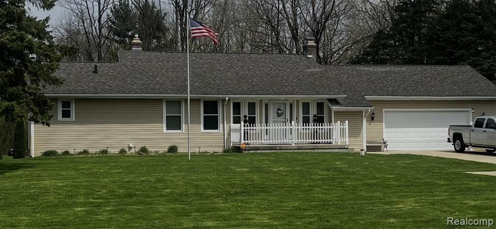 3015 3 Mile Road, Grand Rapids, MI 49525