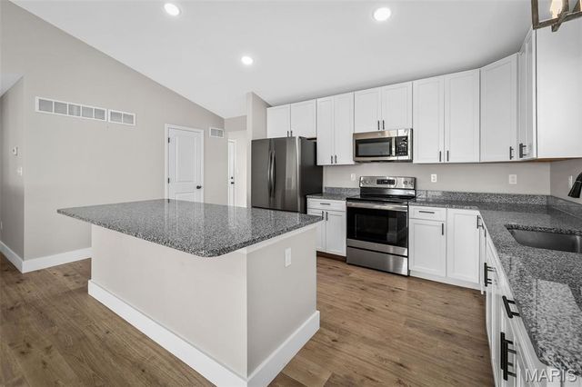 113 Sommerset Court, O'fallon, MO 63367