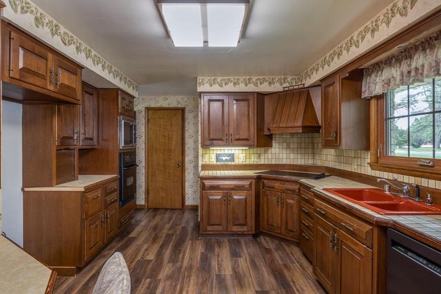 5419 LONG COURT, Appleton, WI 54914