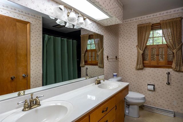 5419 LONG COURT, Appleton, WI 54914