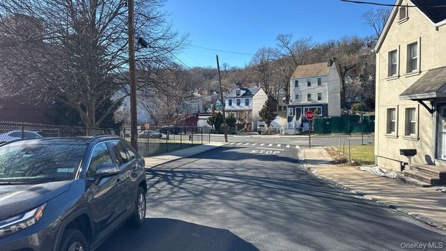 22 Grove Street, Staten Island, NY 10304