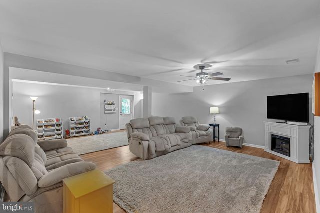 48 MONTGOMERY DR, Stafford, VA 22556
