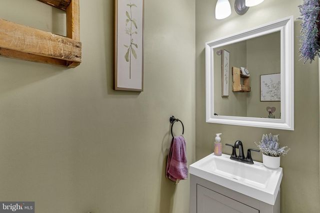 48 MONTGOMERY DR, Stafford, VA 22556