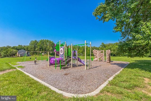 48 MONTGOMERY DR, Stafford, VA 22556