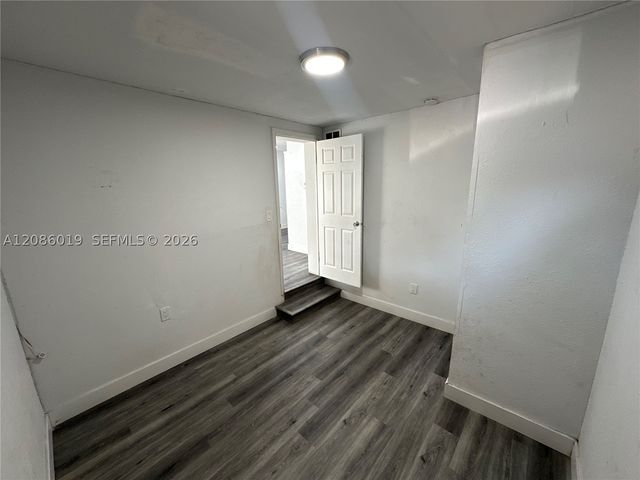 8141 NW 5th Ct, Miami, FL 33150