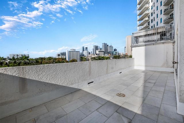 10 SW South River Dr 609, Miami, FL 33130