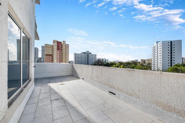 10 SW South River Dr 609, Miami, FL 33130