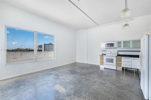 10 SW South River Dr 609, Miami, FL 33130