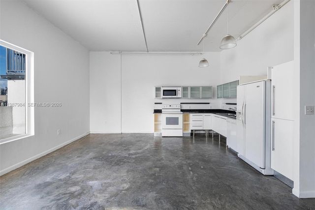 10 SW South River Dr 609, Miami, FL 33130