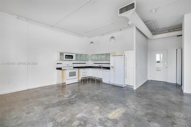 10 SW South River Dr 609, Miami, FL 33130